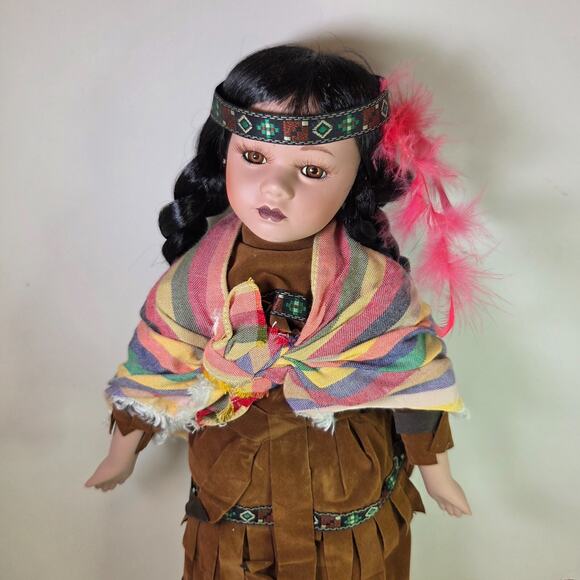 Vintage 16" Native American Style Doll Hard Plastic Taiwan w/ Moccasins & Shawl - Picture 4 of 13